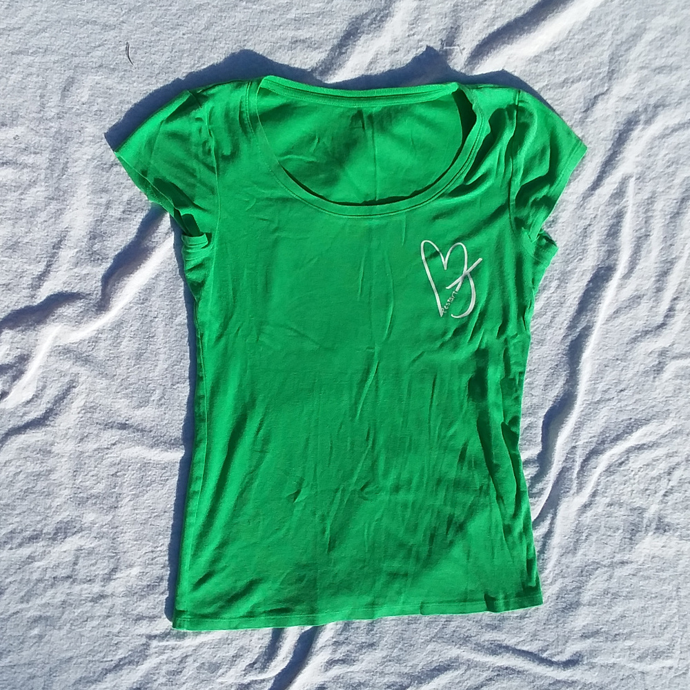green short sleeve top